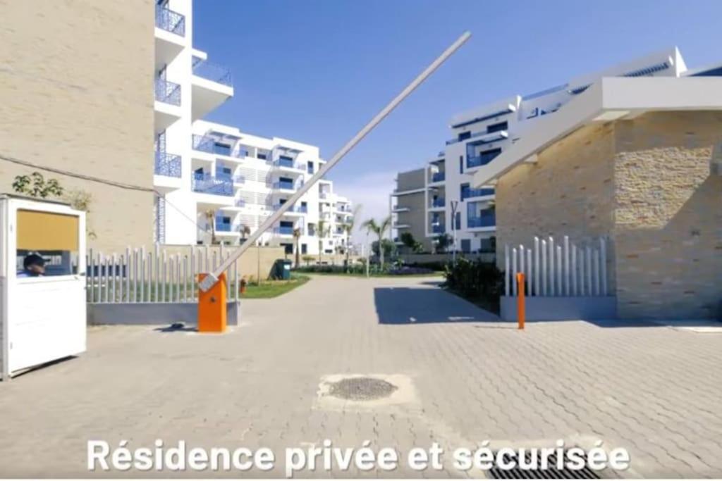 Super Vue Sur Et A 2 Minutes De La De Martil. Apartment *